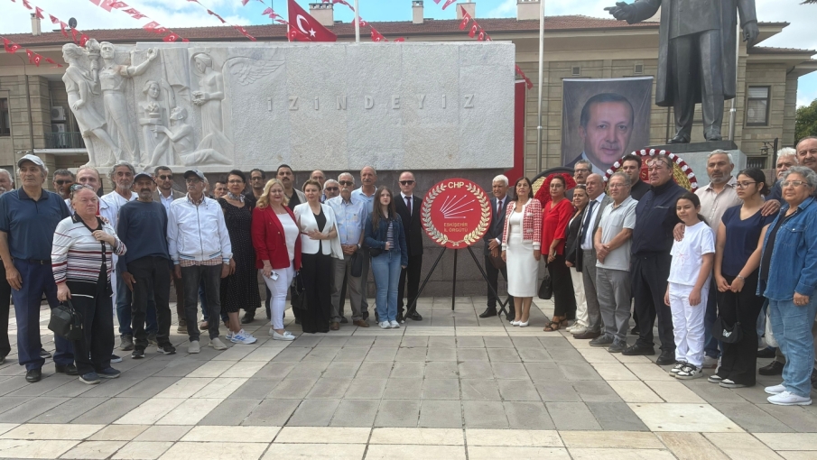 CHP Eskişehir’den 30 Ağustos’ta Atatürk Anıtı’na çelenk